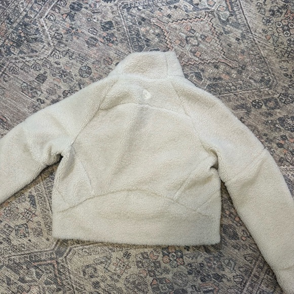 Lululemon Cropped Sherpa Pullover - Picture 2 of 4